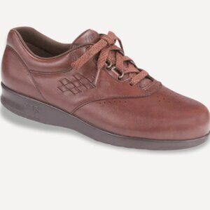 Free Time Teak - 8.5 Wide Women's Walking Shoe